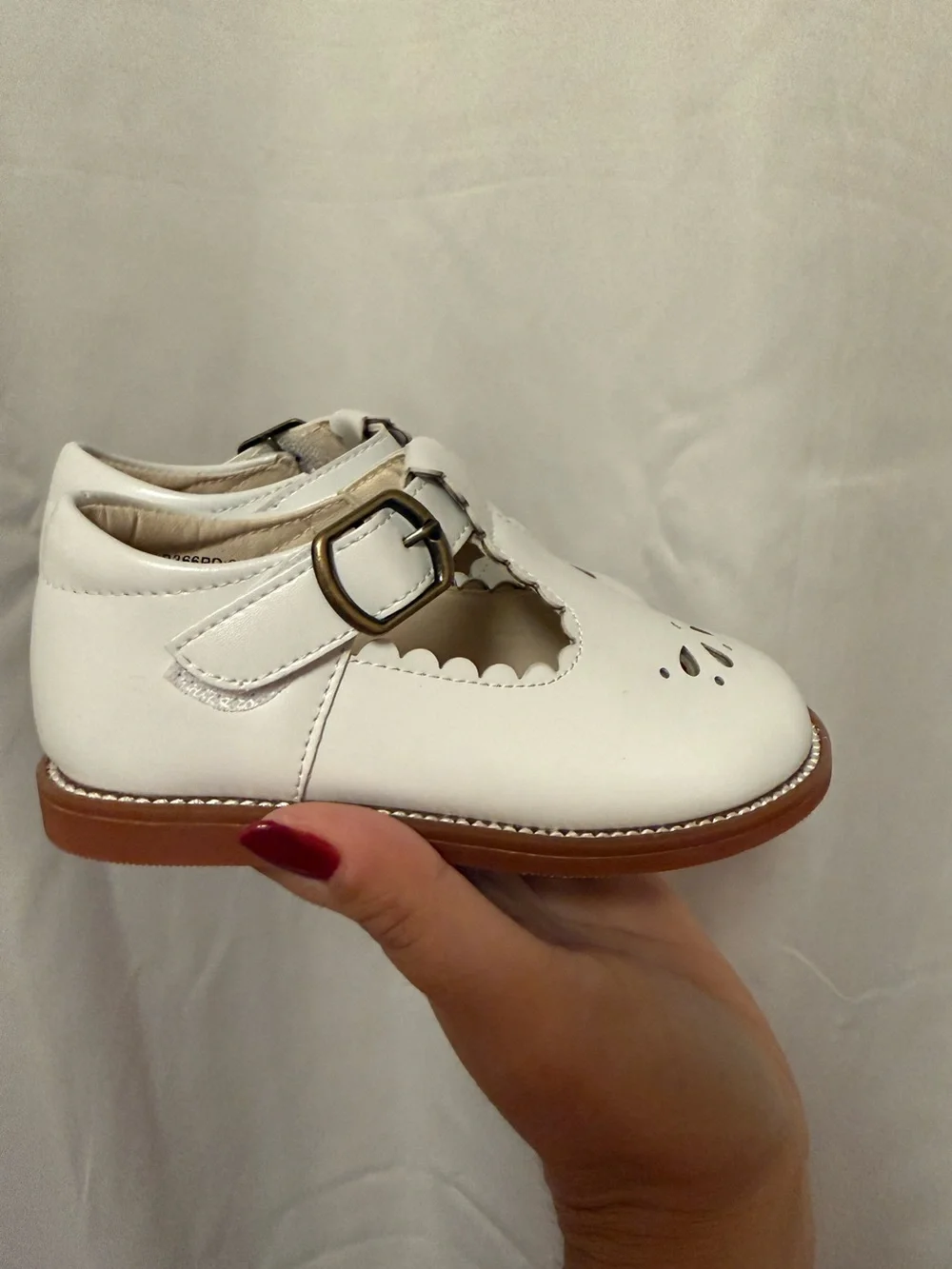 NWOT Felix Kids White Mary Jane Dress Shoes with Decorative Cutouts
